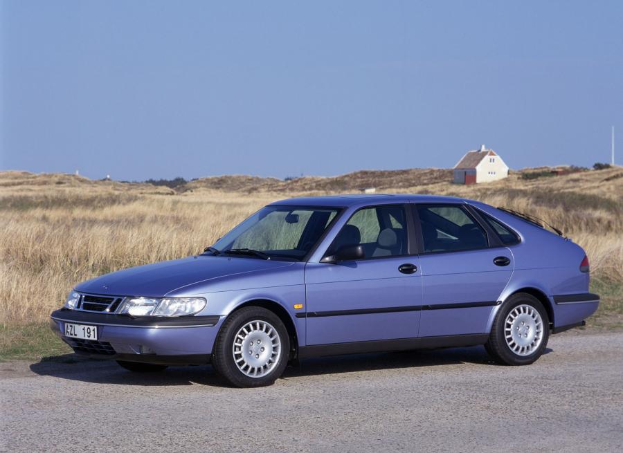  Saab 900 S 1993 года  (фото 15 из 19)